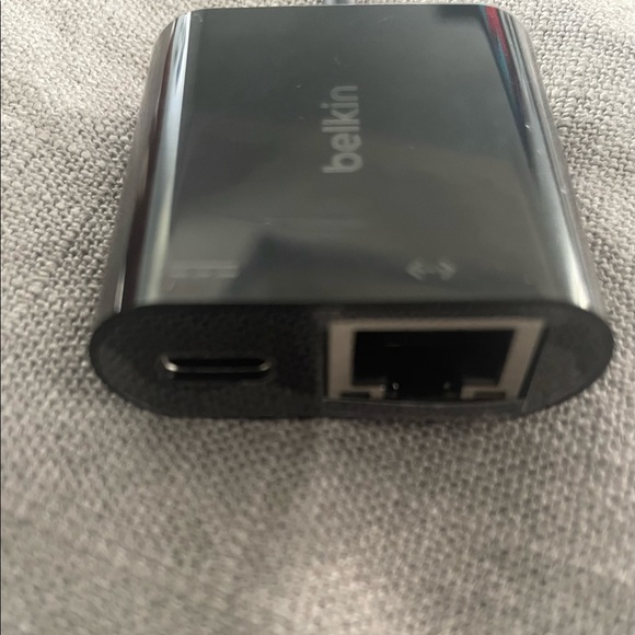 J5create, Insignia and Belkin adapters. - Picture 4 of 9